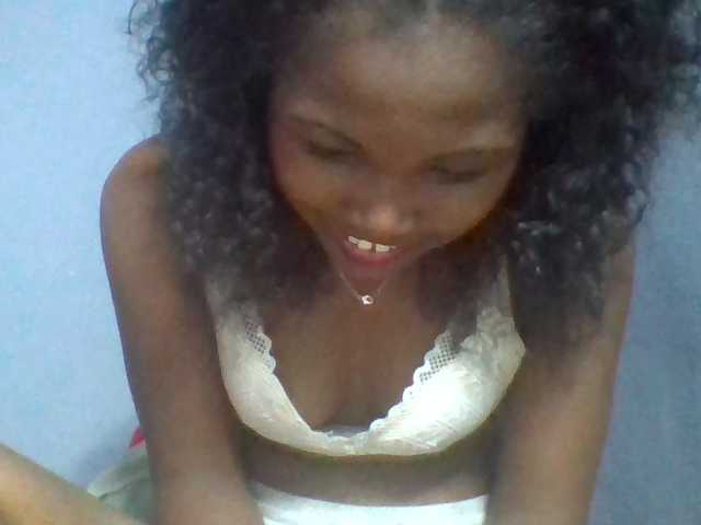Rema-2 live cam on BongaCams