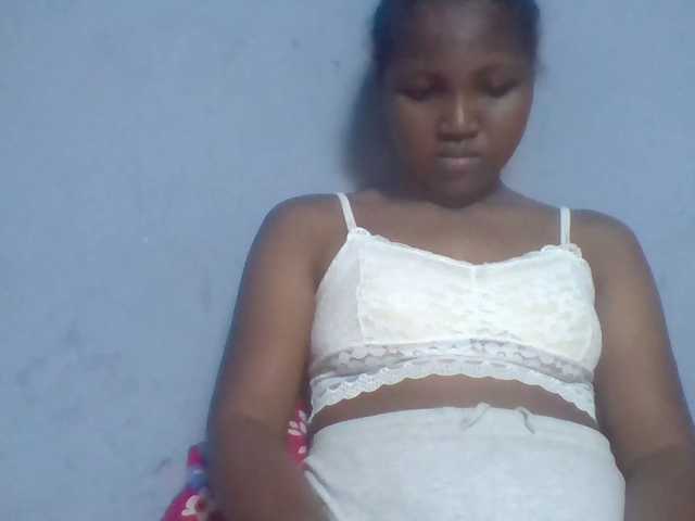 Rema-2 live cam on BongaCams