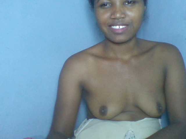 Rema-2 live webcam show