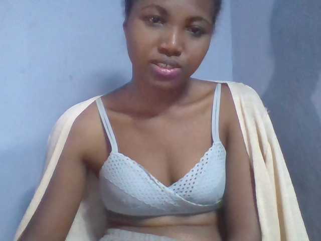 Rema-2 live cam on BongaCams