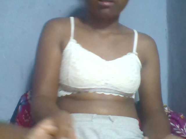 Rema-2 live cam on BongaCams