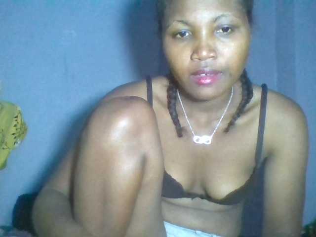 Rema-2 live cam on BongaCams