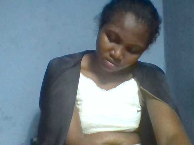 Rema-2 live cam on BongaCams