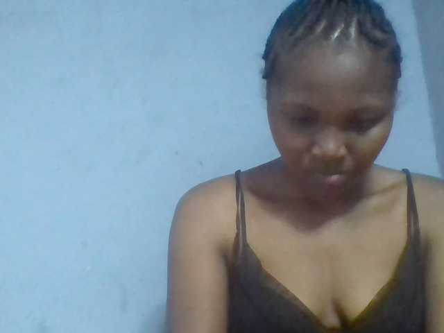 Rema-2 live cam on BongaCams