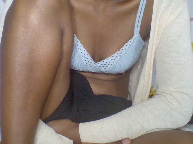 Rema-2 live webcam show