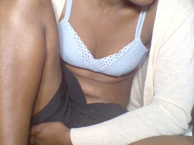 Rema-2 live cam on BongaCams