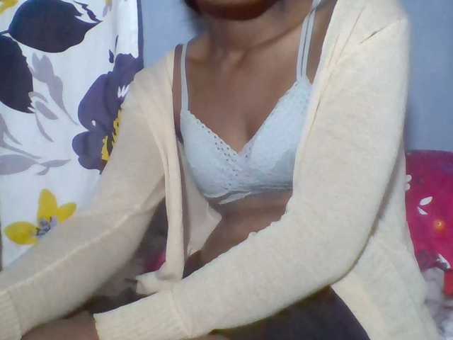 Rema-2 live webcam show