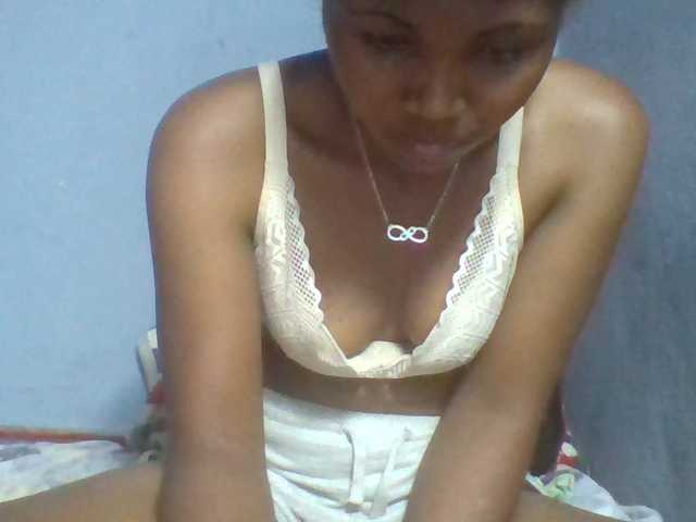 Rema-2 live cam on BongaCams