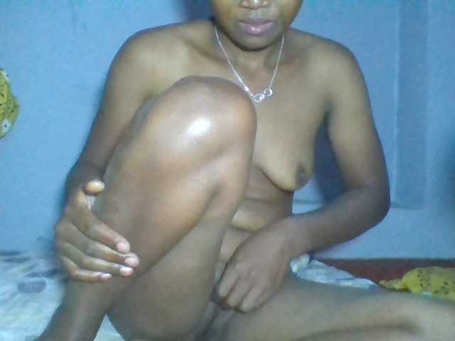 Rema-2 live cam on BongaCams