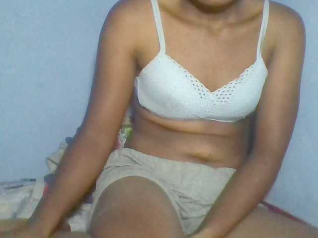 Rema-2 live cam on BongaCams
