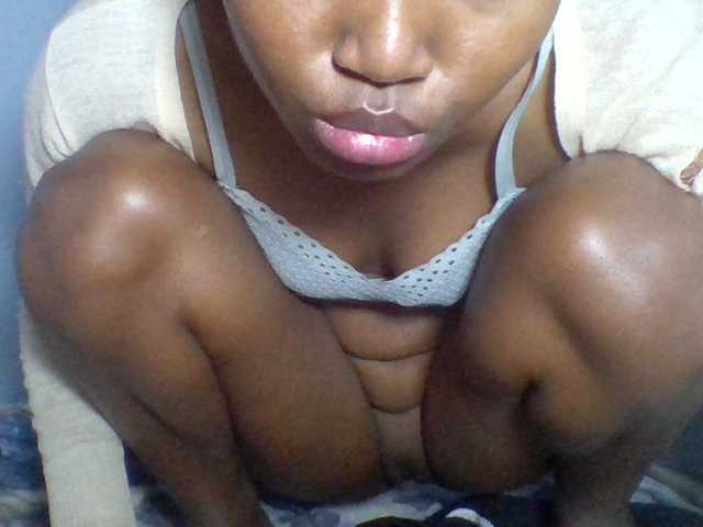 Rema-2 live webcam show