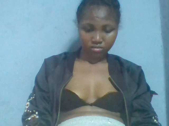 Rema-2 live cam on BongaCams