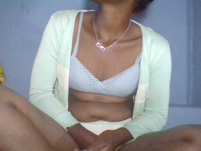 Rema-2 live cam on BongaCams