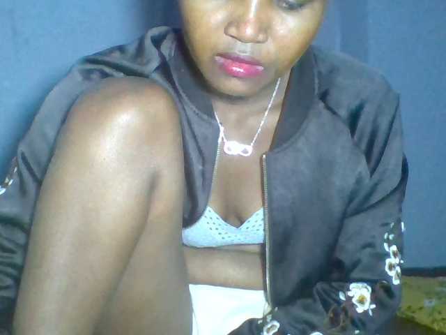 Rema-2 live cam on BongaCams