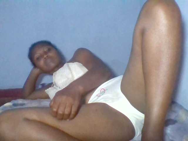 Rema-2 live cam on BongaCams