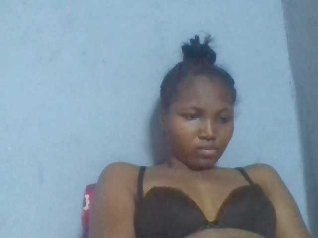 Rema-2 live cam on BongaCams