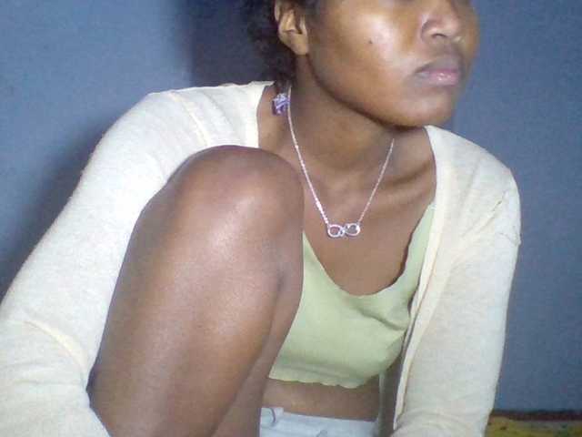 Rema-2 Live Cam on BongaCams