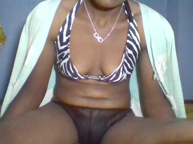Rema-2 live cam on BongaCams