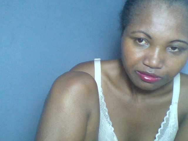 Rema-2 live webcam show