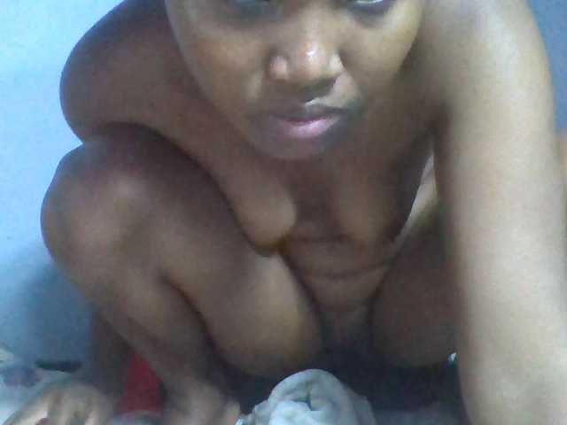 Rema-2 live cam on BongaCams