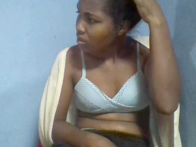 Rema-2 live cam on BongaCams