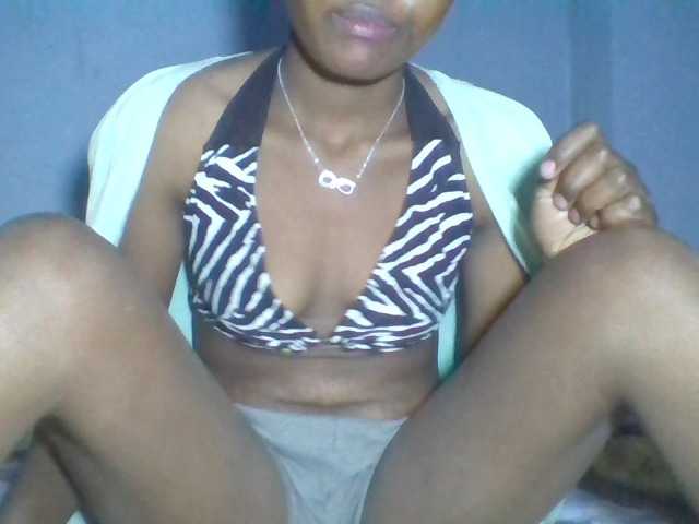Rema-2 live cam on BongaCams