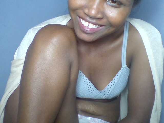Rema-2 live webcam show