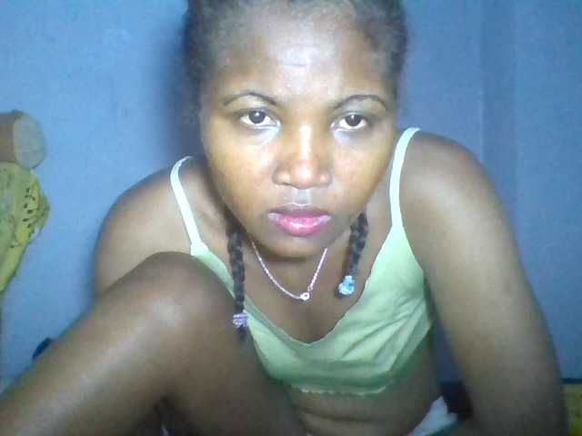 Rema-2 live cam on BongaCams