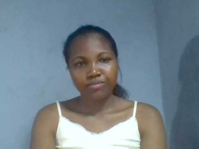 Rema-2 live cam on BongaCams