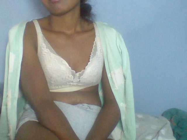 Rema-2 live cam on BongaCams