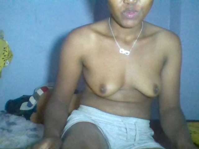 Rema-2 live cam on BongaCams