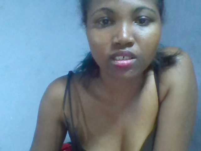 Rema-2 live cam on BongaCams