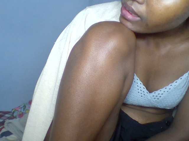 Rema-2 live webcam show