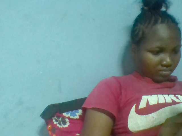 Rema-2 live cam on BongaCams