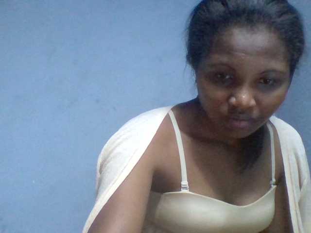 Rema-2 live cam on BongaCams