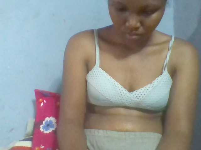 Rema-2 live cam on BongaCams