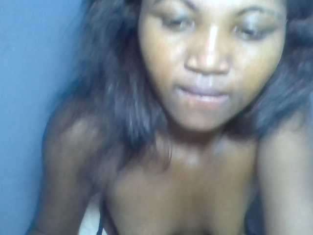 Rema-2 live webcam show