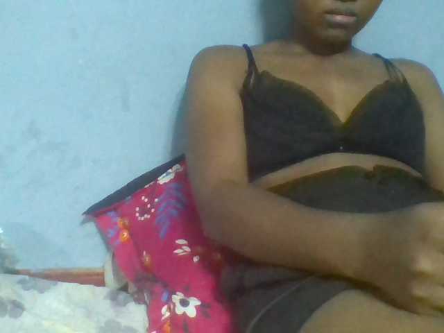 Rema-2 live cam on BongaCams