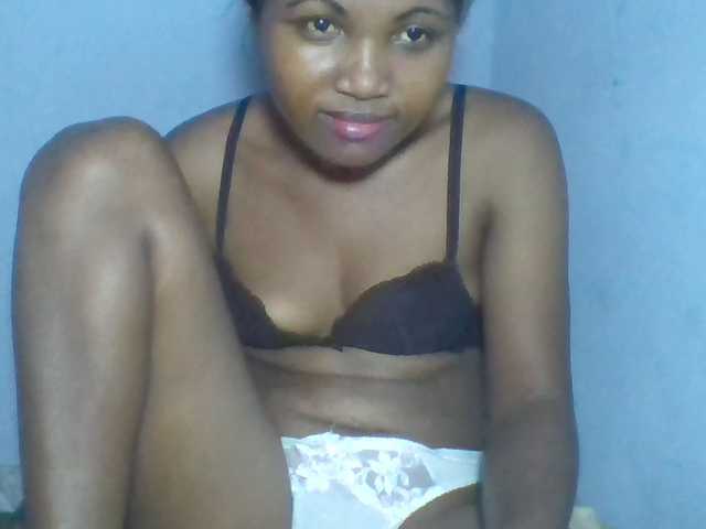 Rema-2 live webcam show