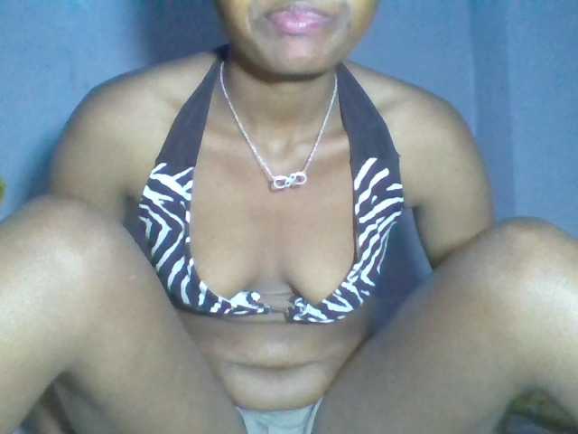 Rema-2 live cam on BongaCams