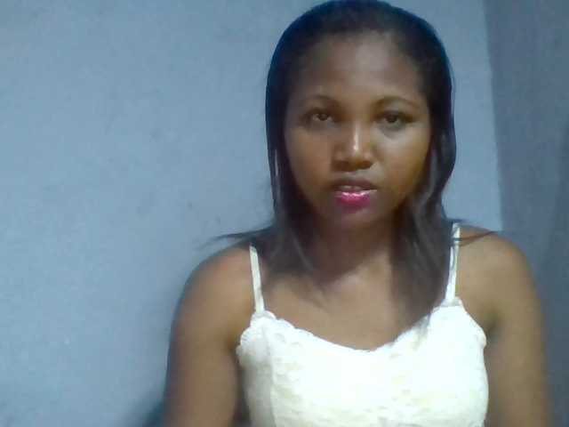 Rema-2 live cam on BongaCams