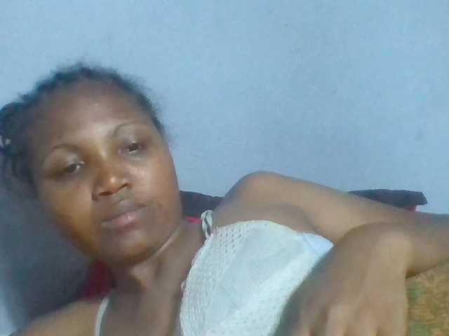 Rema-2 live cam on BongaCams