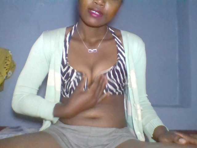 Rema-2 live cam on BongaCams