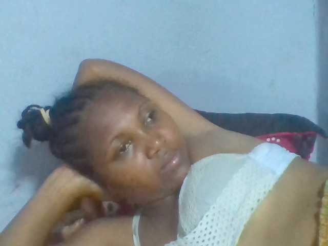 Rema-2 live cam on BongaCams