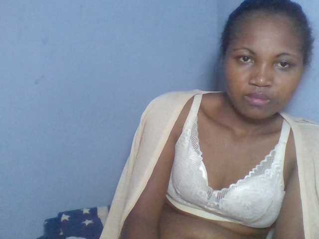 Rema-2 live cam on BongaCams