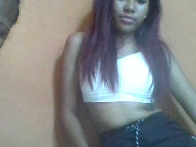 Rema-2 live cam on BongaCams
