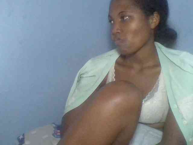 Rema-2 Live Webcam on BongaCams