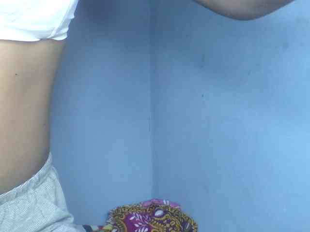 Rema-2 Live Webcam on BongaCams