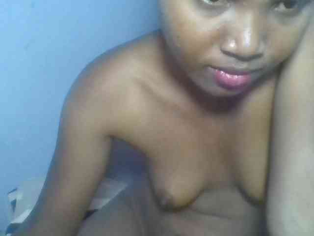 Rema-2 Live Webcam on BongaCams