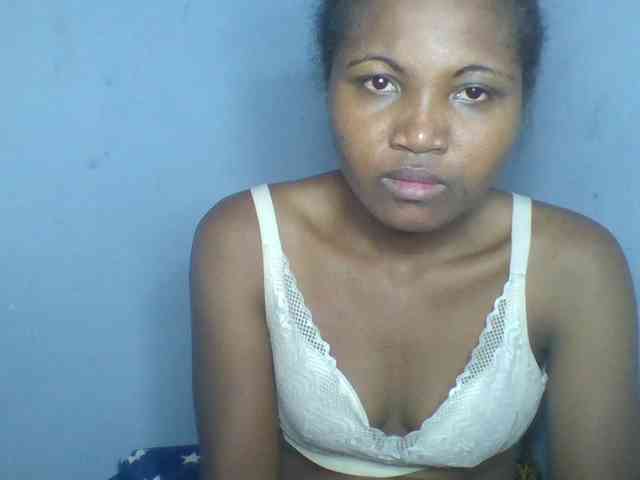 Rema-2 Live Webcam on BongaCams
